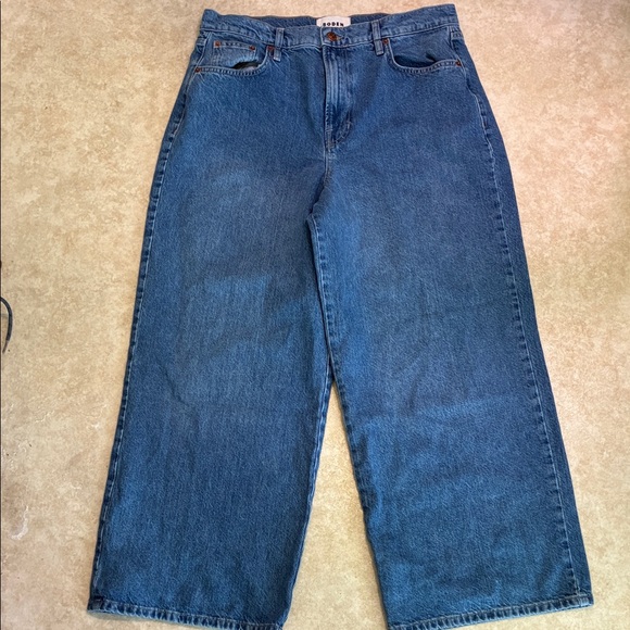 Boden High rise Slouch wide jeans. Slouch is a relaxed fit through hips, thighs - Picture 2 of 14